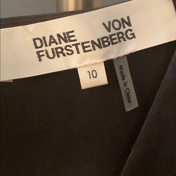 Diane Von Furstenberg D-ring fit and flare dress - Picture 4 of 6